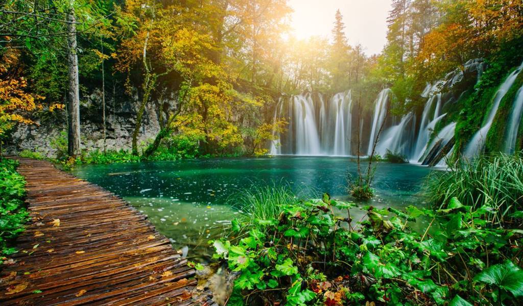 Boardwalk and waterfalls, Plitvice National Park