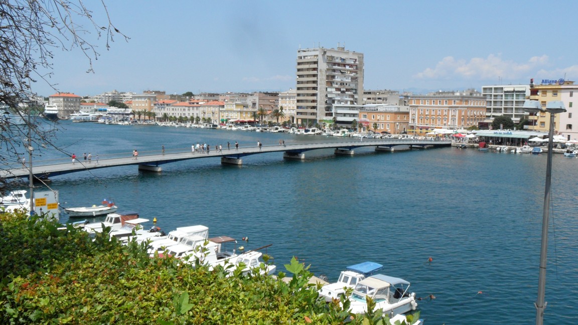 Footbridge from new town, Zadar