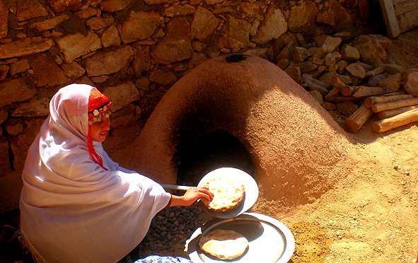 Atlas Kasbah Ecolodge - bread making